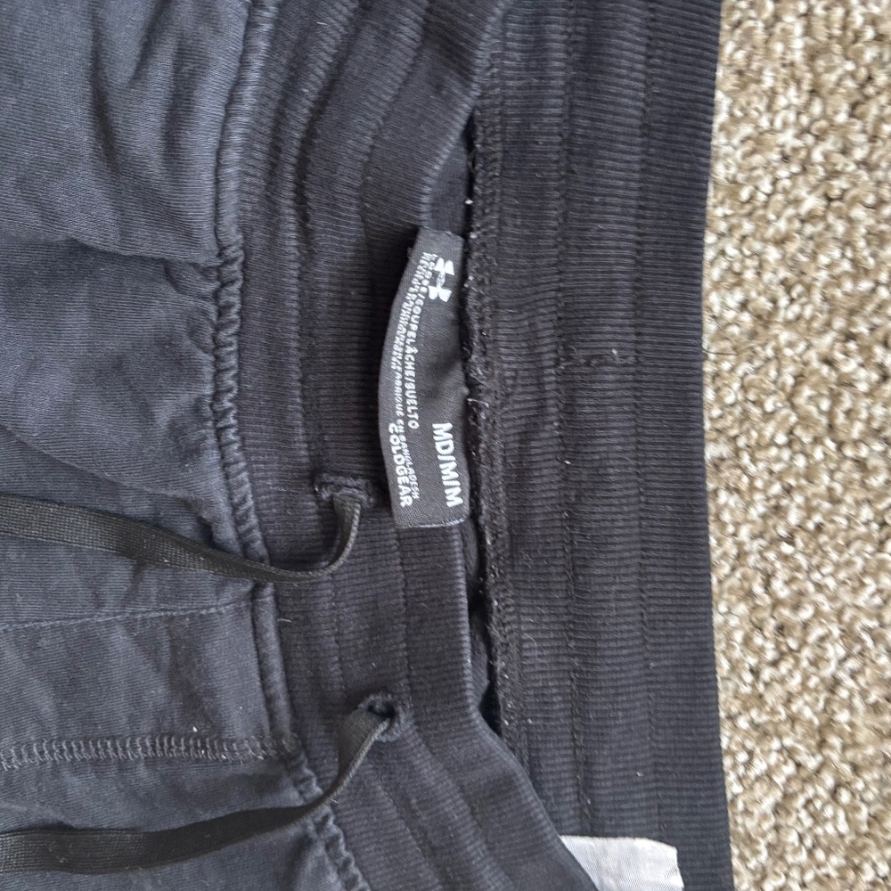 Black Under Armour jogger Sweatpants Size M - Picture 3 of 3